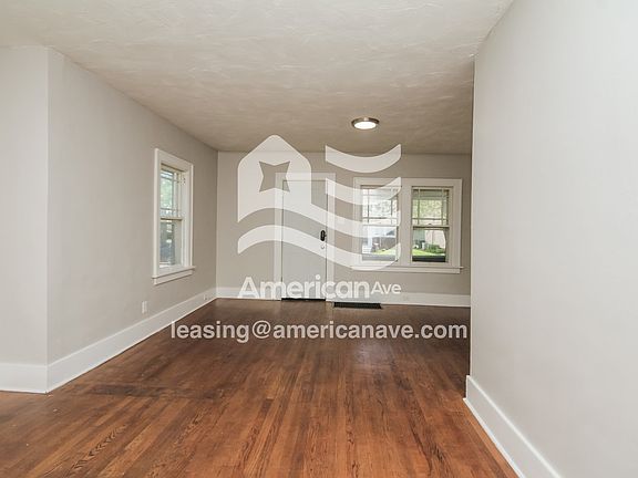 1593126_003_living_room_3.jpg