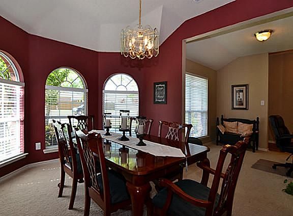 3rd image of 3803 Rosewood Ln
