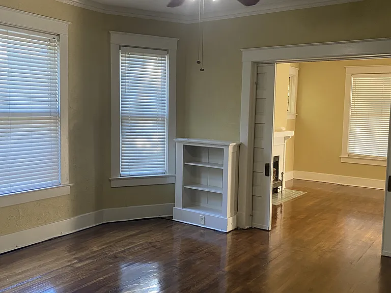 142 N Tucker St — Photo 5