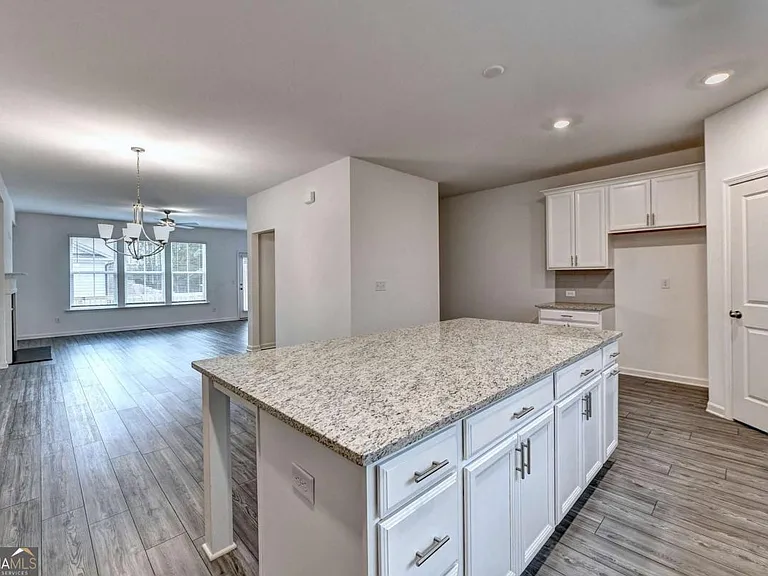 477 Danville Ave — Photo 28