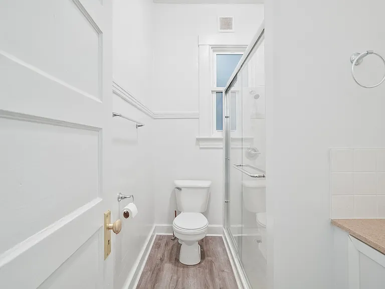 643 Oak St — Photo 12
