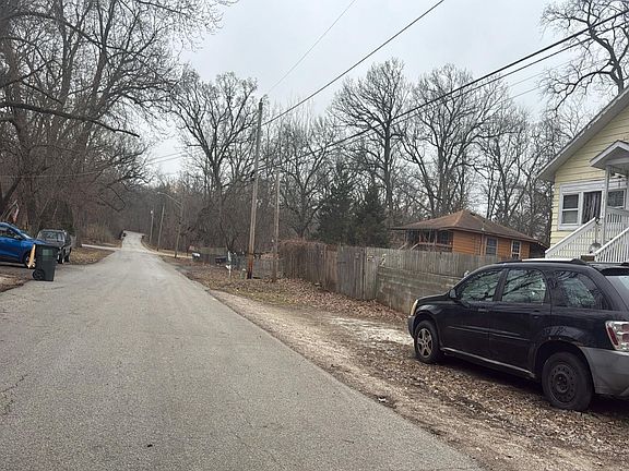 5th image of 6N934 Woodlawn Ave