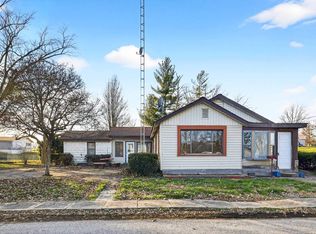 960 Stevens St, Mitchell, IN 47446