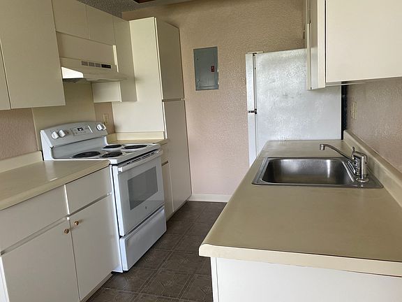 5th image of 94-1036 Paha Pl APT R6