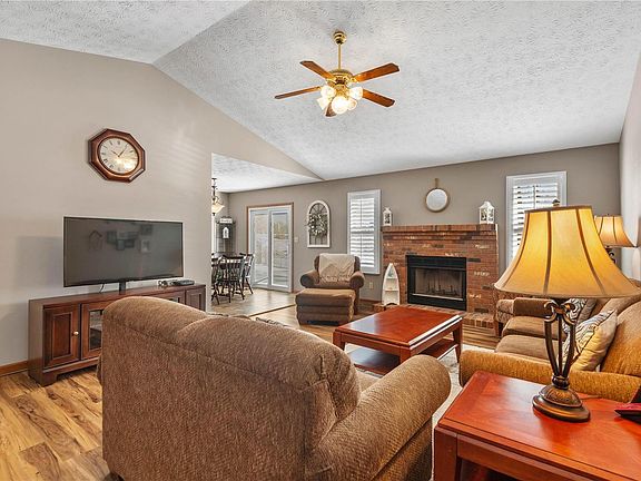 5th image of 1064 Meadow Lake Dr