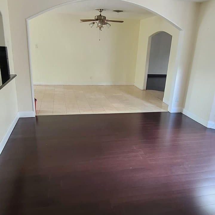 1st image of 207 Montfort Dr