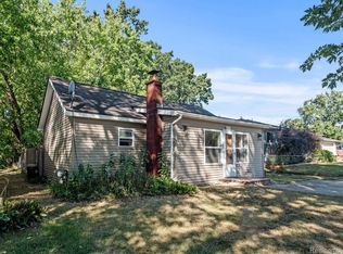 2975 Brisbane St, Walled Lake, MI 48390