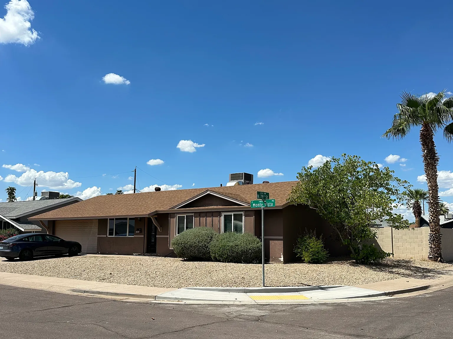 4 bed, 2020 sqft, $3,500 — Photo 2