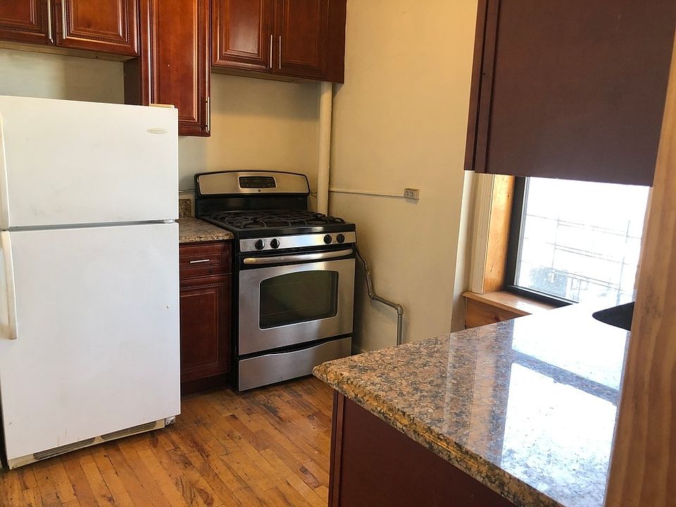 1st image of 261 14th St #D4