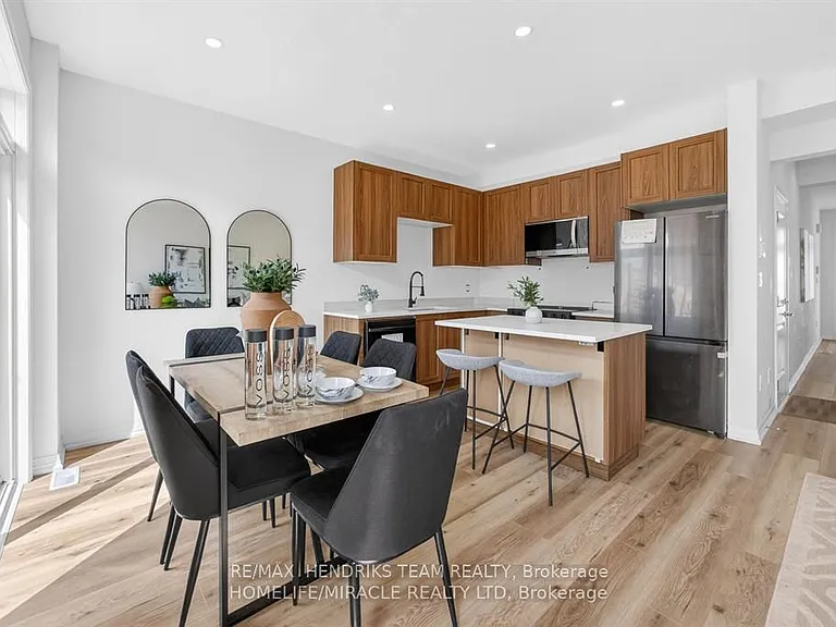 7353 Marvel Dr — Photo 9
