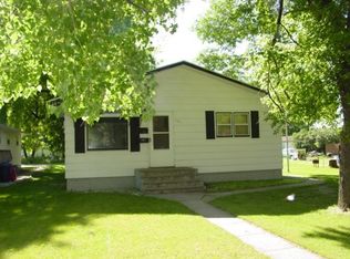 509 3rd Ave NE, East Grand Forks, MN 56721