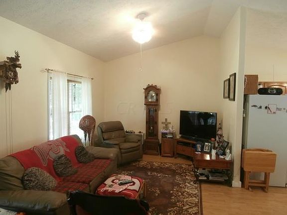 4th image of 715 Daffodil Dr