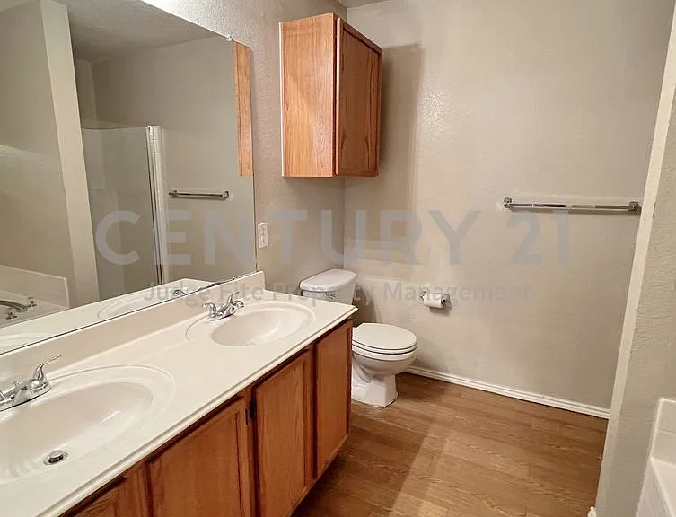2217 Lookout Ln — Photo 7