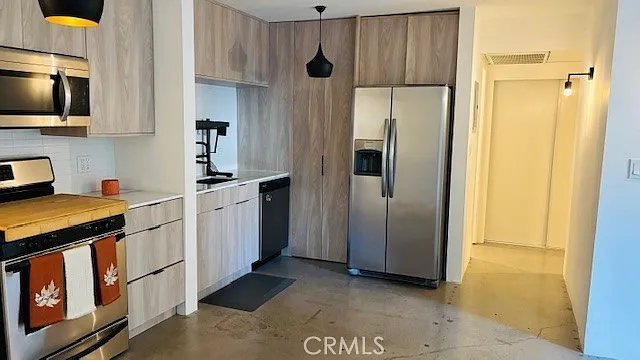 18645 Hatteras St #102 — Photo 3