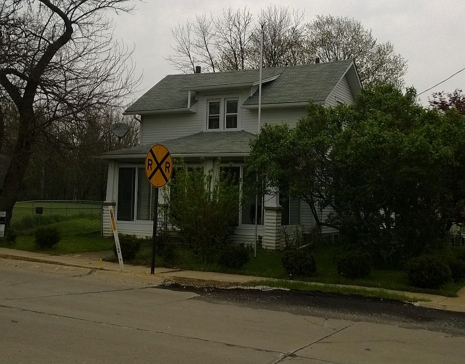 1st image of 272 Barker St
