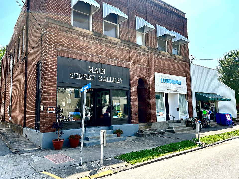 1st image of 208 E Main St