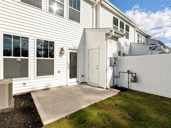 4th image of 118 Marston Ln