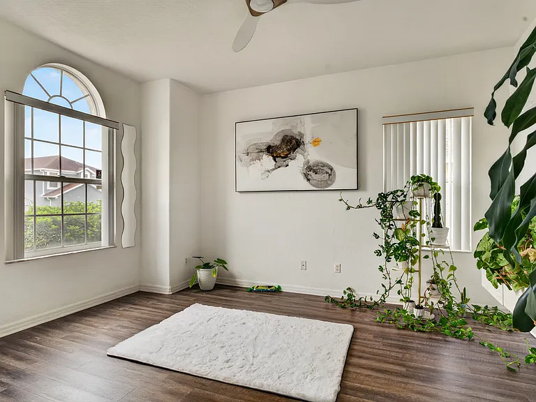 515 Corvina Dr — Photo 11