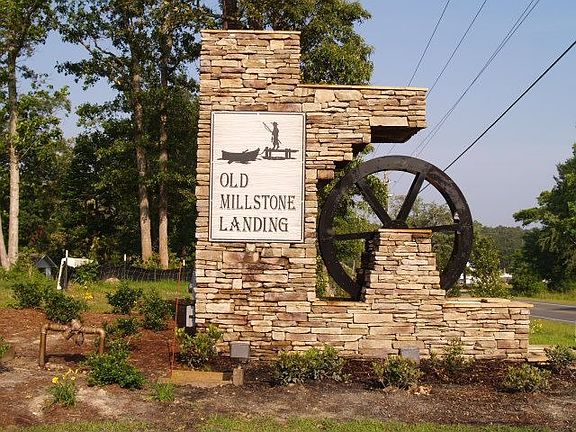 Entrance way to Old Millstone Landing