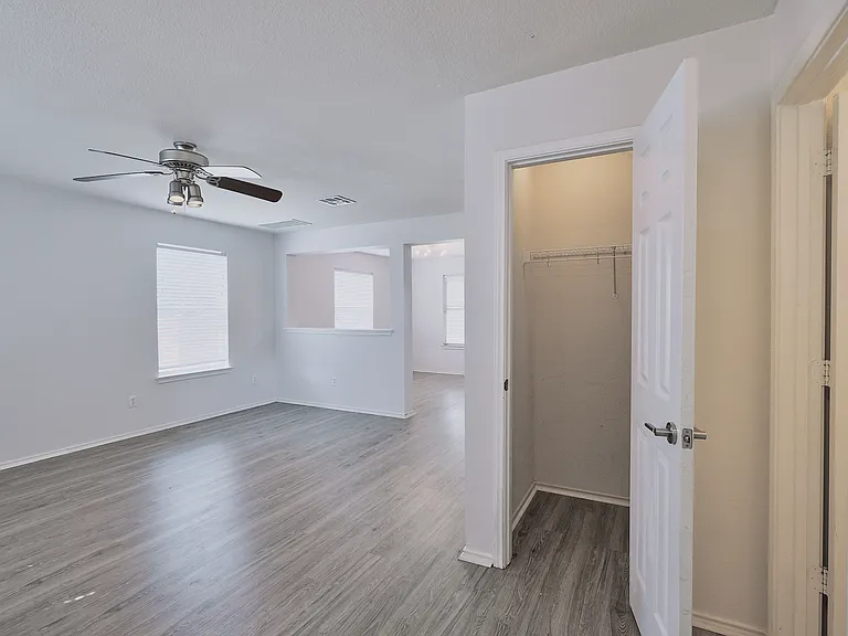 9316 Rowlands Sayle Rd — Photo 3