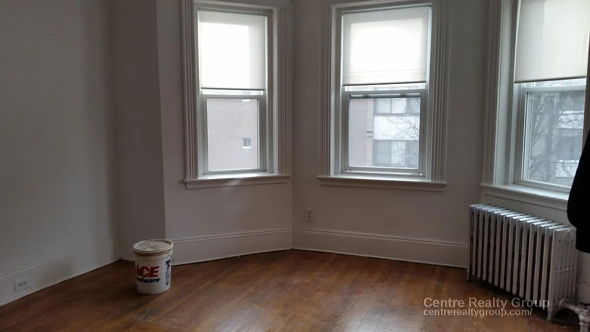 Building Photo - 122 Warren St