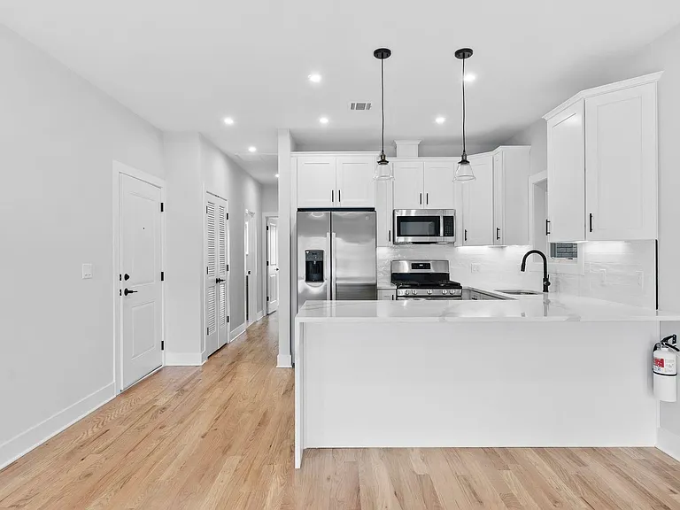 441 John St #2 — Photo 4