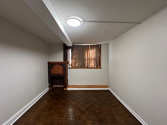 3rd image of 165 W 48th St #Be