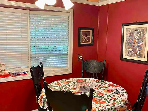 4th image of 1554 Creek Rd