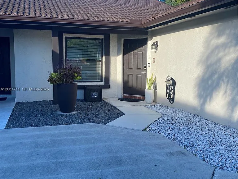 4810 SW 152nd Pl #H-87 — Photo 1