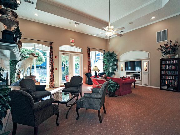 2nd image of 100 Crossroads Blvd #13c5e29d2