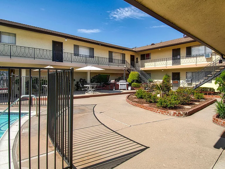 Nice quiet and private secure gated courtyard