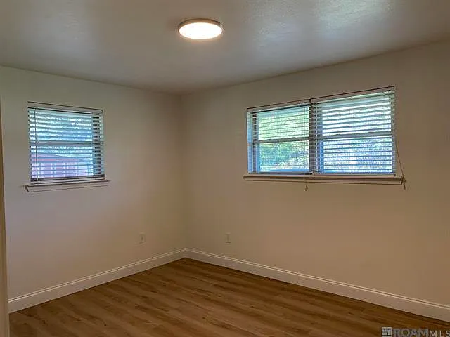 9477 Macedonia Ave — Photo 11