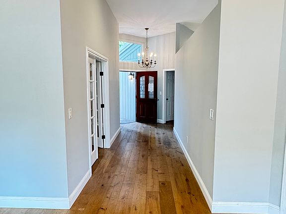 3rd image of 941 Redwood Dr