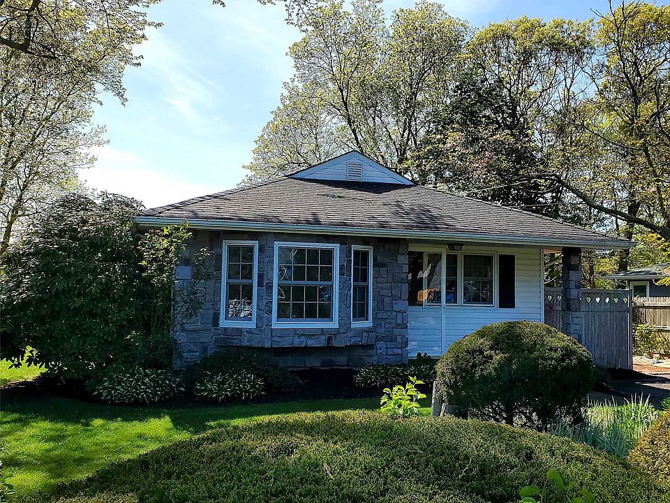 1st image of 52 N Paquatuck Ave
