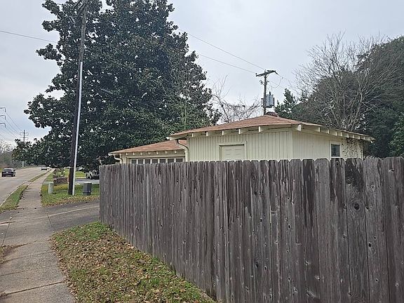 2nd image of 1820 E Kings Hwy APT 35