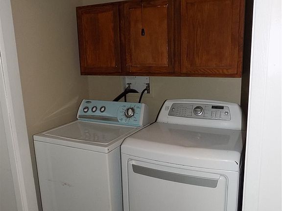 4th image of 4 Cottonwood Pl