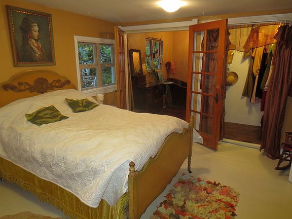 Walk in closet, spa bathroom