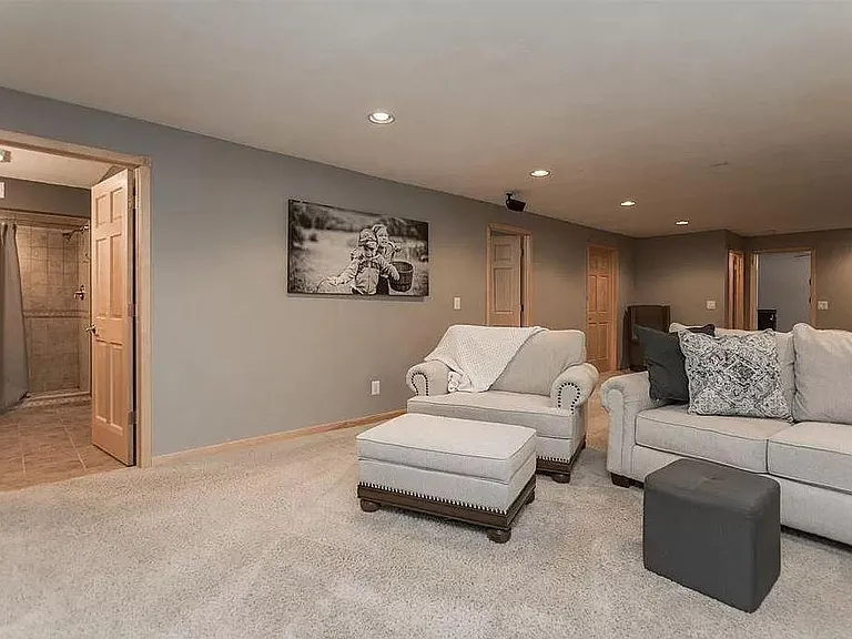 1020 Capri Dr NE — Photo 41