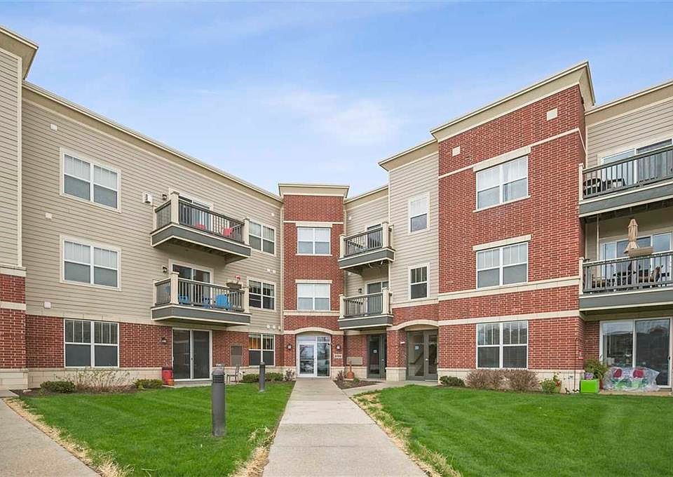 1st image of 5198 Sassafras Dr Unit 309