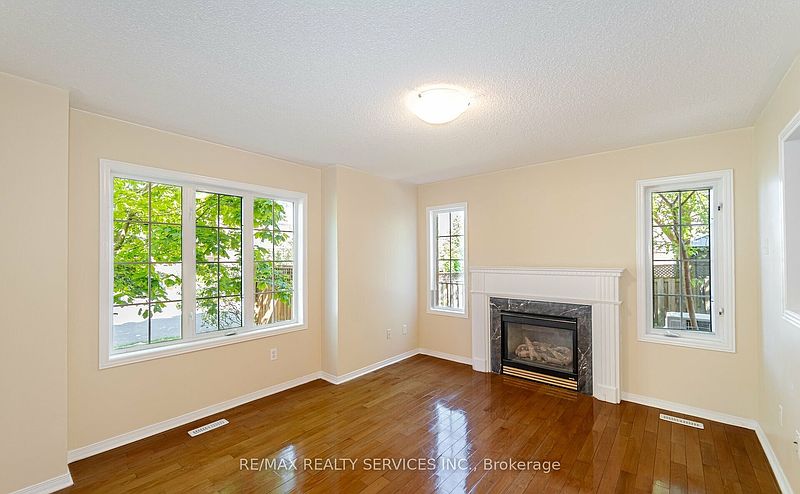 Mississauga House for rent - 3 Bedrooms — photo 10