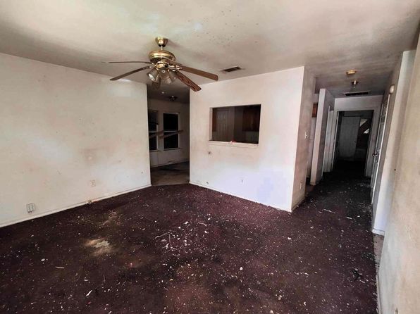 2113 San Antonio St, Grand Prairie, TX 75051