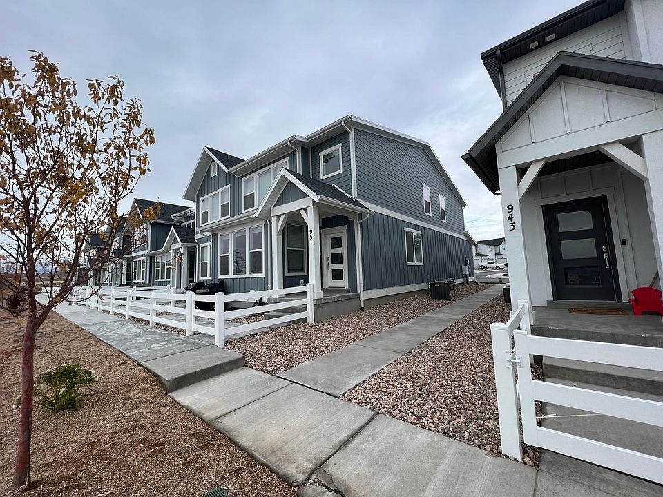 View of the townhome from outside