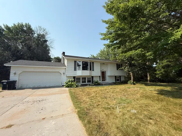 556 Constance Blvd NW, Andover, MN 55304