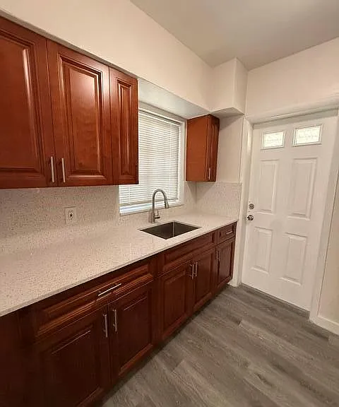 2802 SW 36th Ave — Photo 3
