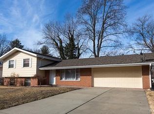 212 Merriweather Ln, Fairview Heights, IL 62208