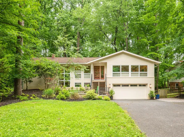 8313 Still Spring Ct, Bethesda, MD 20817