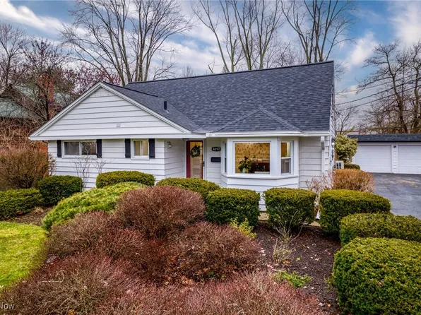 4697 Canterbury Rd, North Olmsted, OH 44070