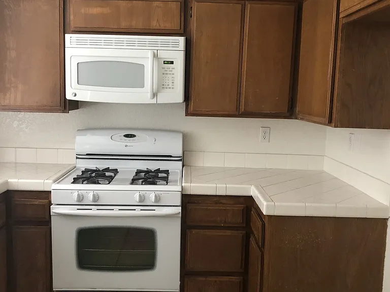1594 Christopher Ln — Photo 20