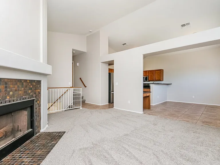4514 E Scott Ave — Photo 8