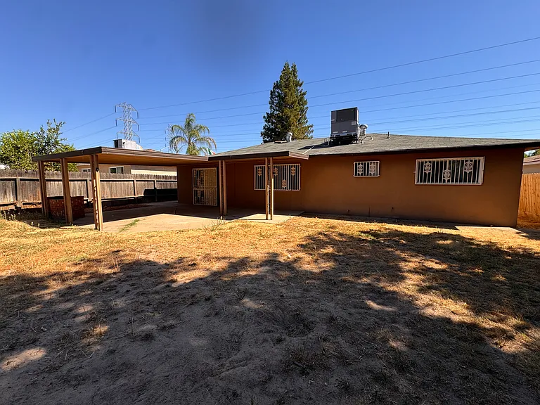 4445 N Emerson Ave — Photo 15